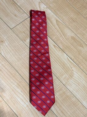 NHL Red Diagonal Crest Tie